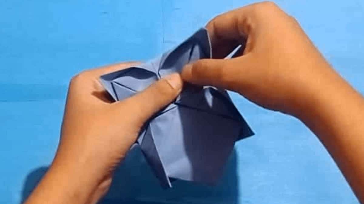 origami lotus flower instructions step 11.1