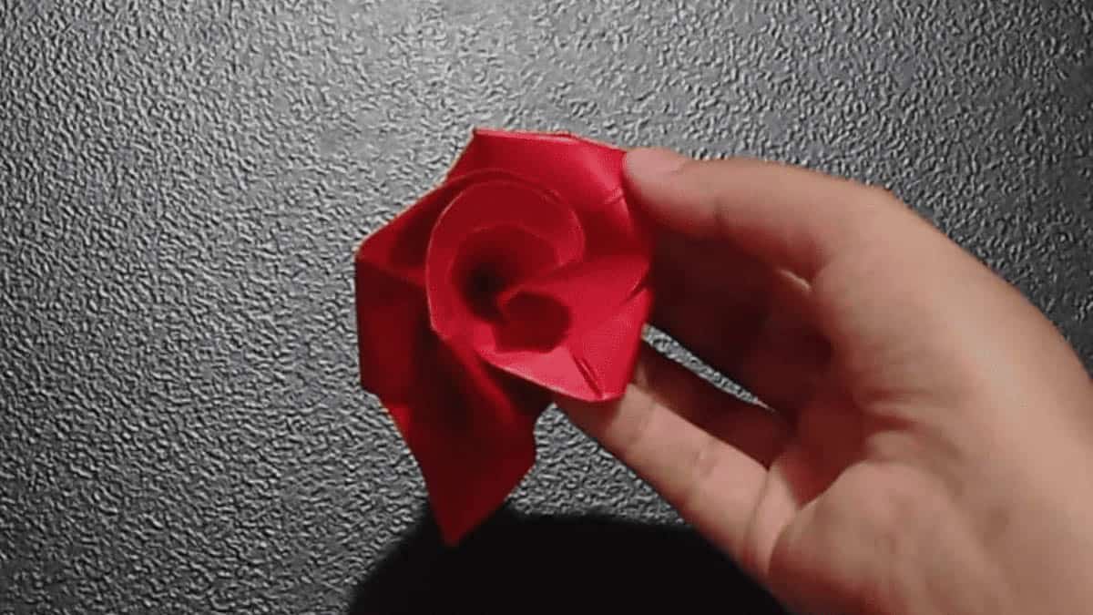 origami rose instructions step 17.1