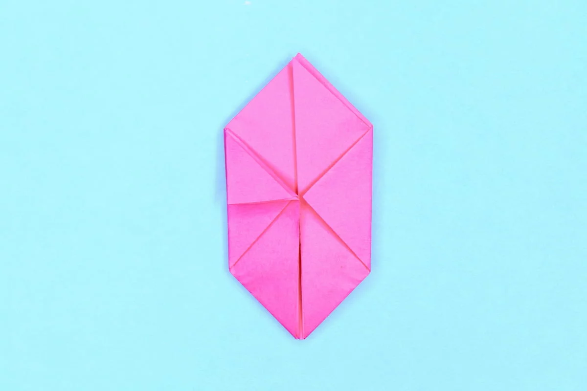 Balloon origami step 23