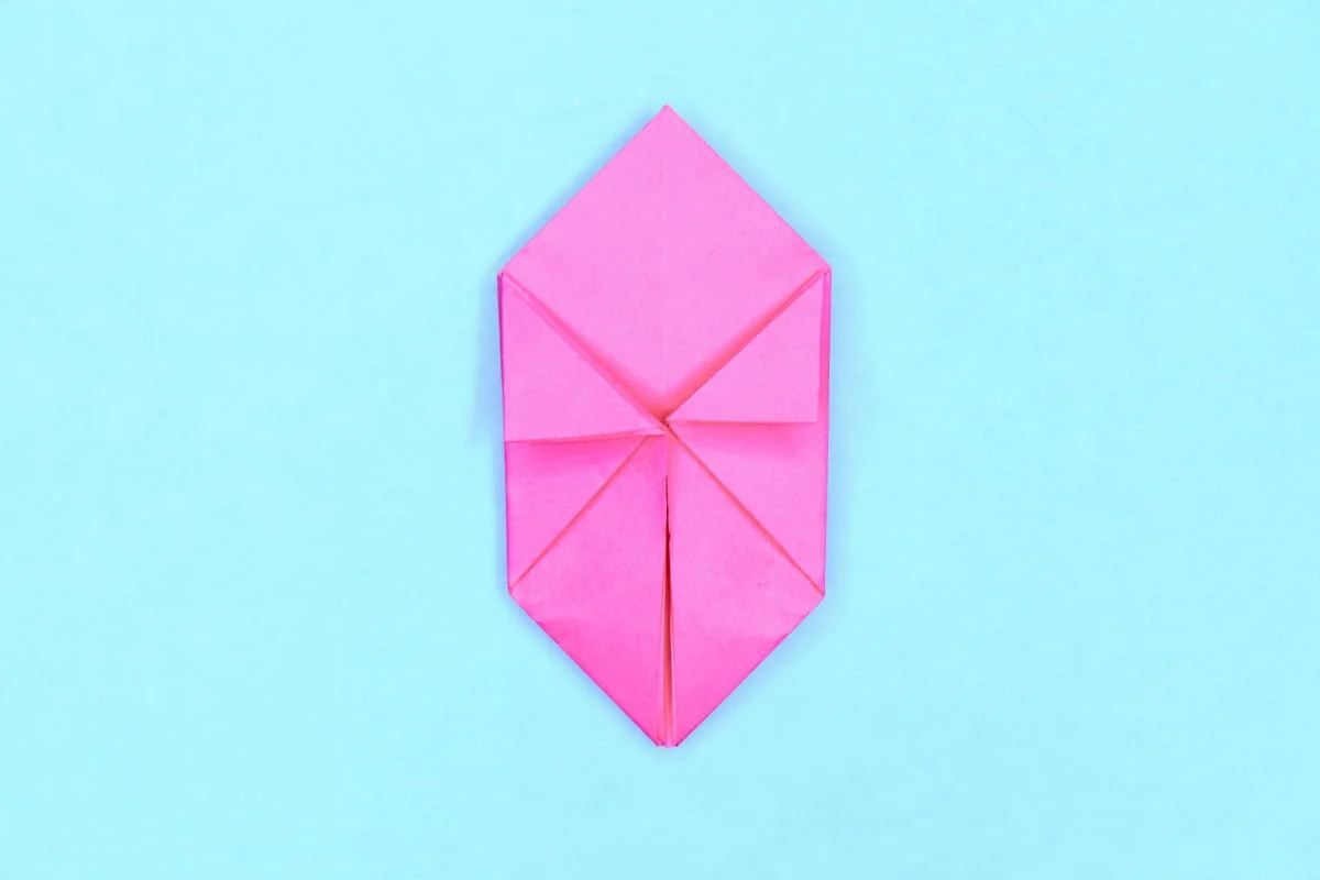 Balloon origami step 24