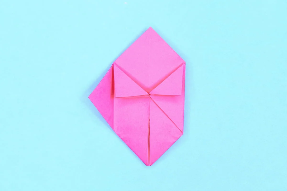 Balloon origami step 25