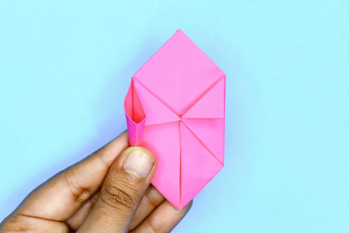 Balloon origami step 26