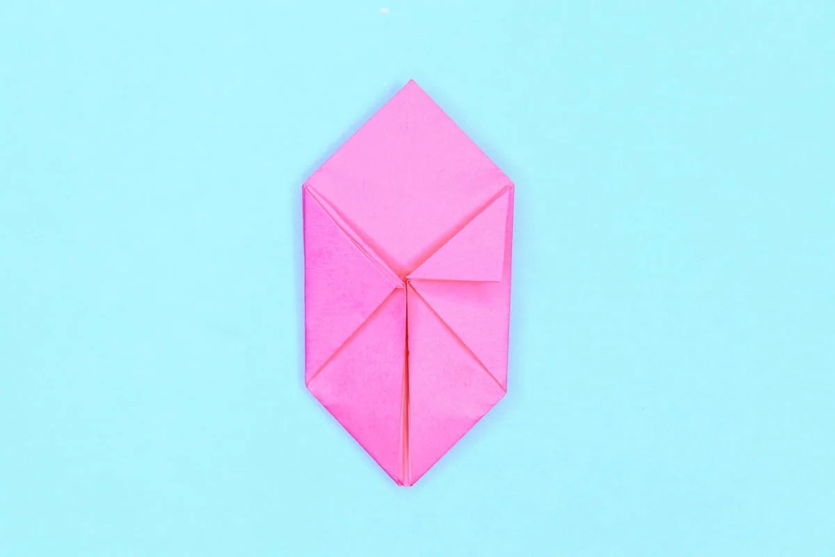 Balloon origami step 28