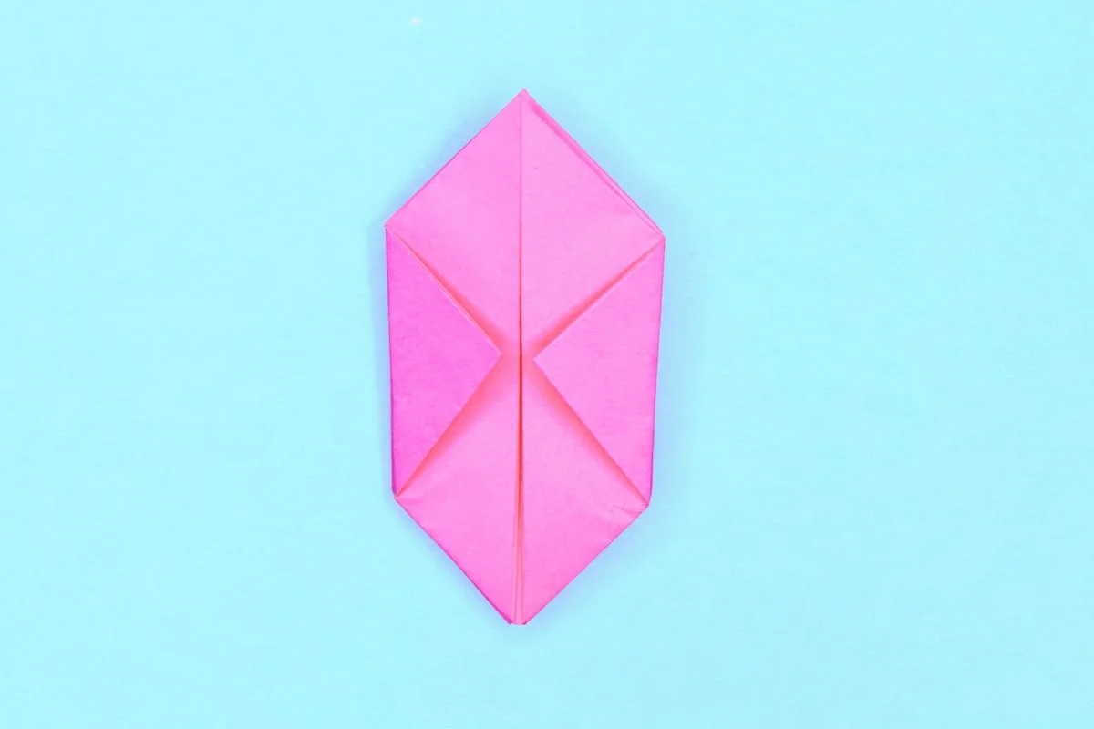 Balloon origami step 30