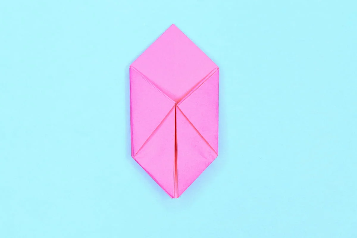 Balloon origami step 31
