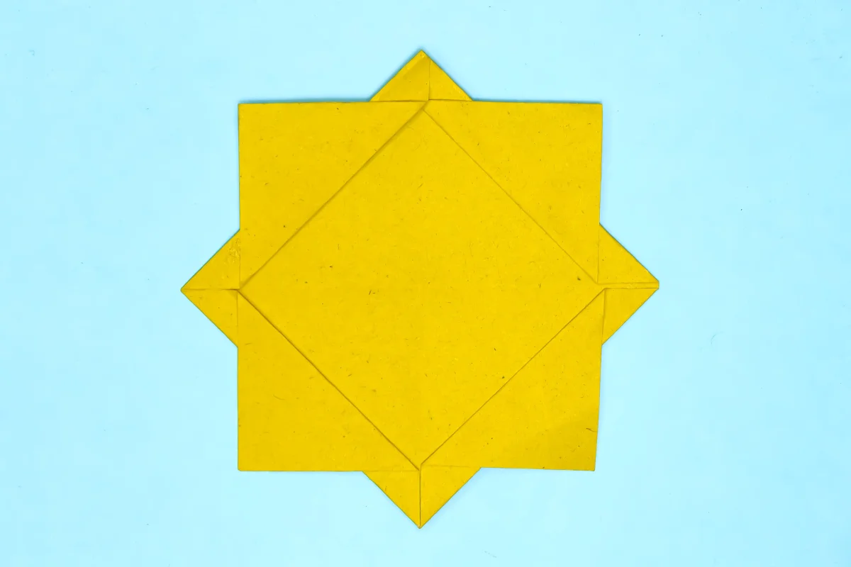 Origami sunflower step 09