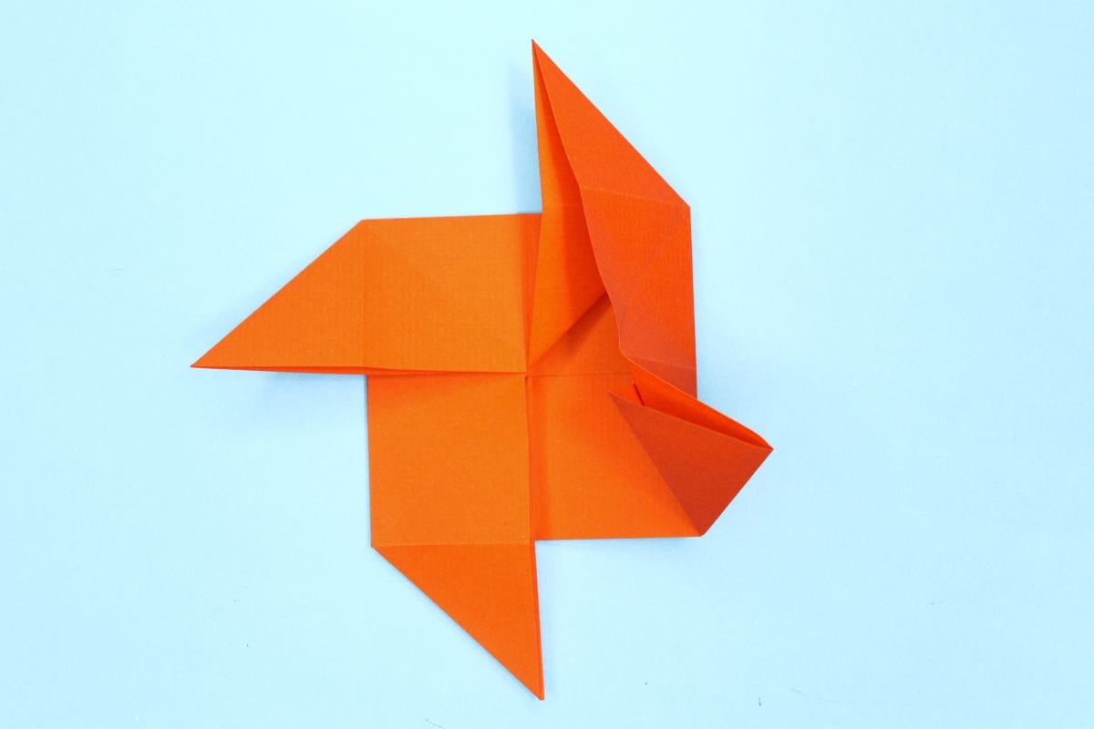 Pin wheel step 23