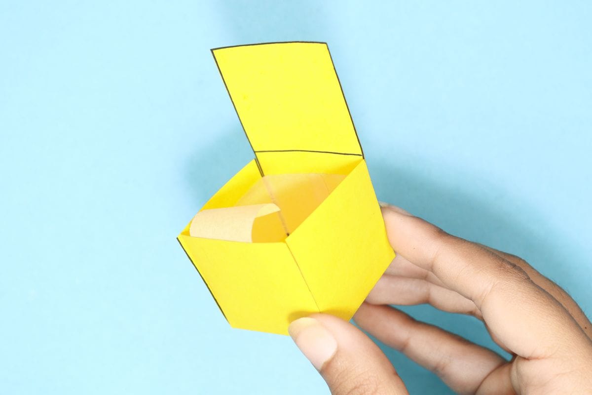 Origami box step 16
