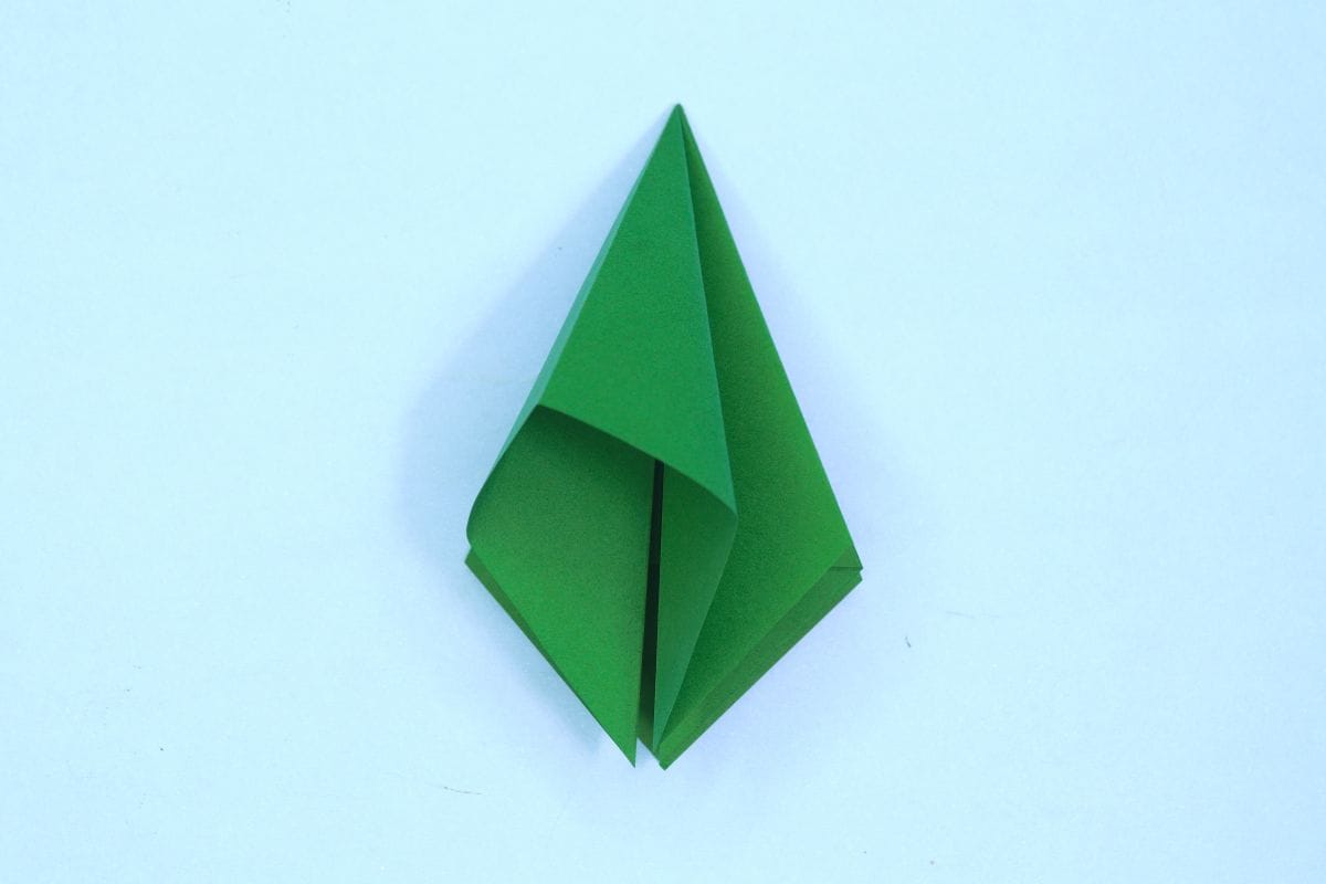 Christmas tree step 25