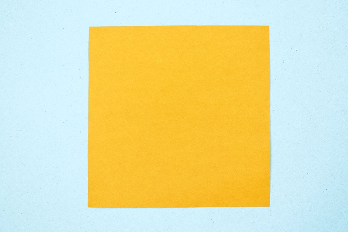 Origami trophy step 01