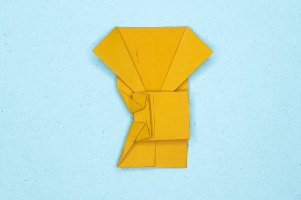 Origami trophy step 18